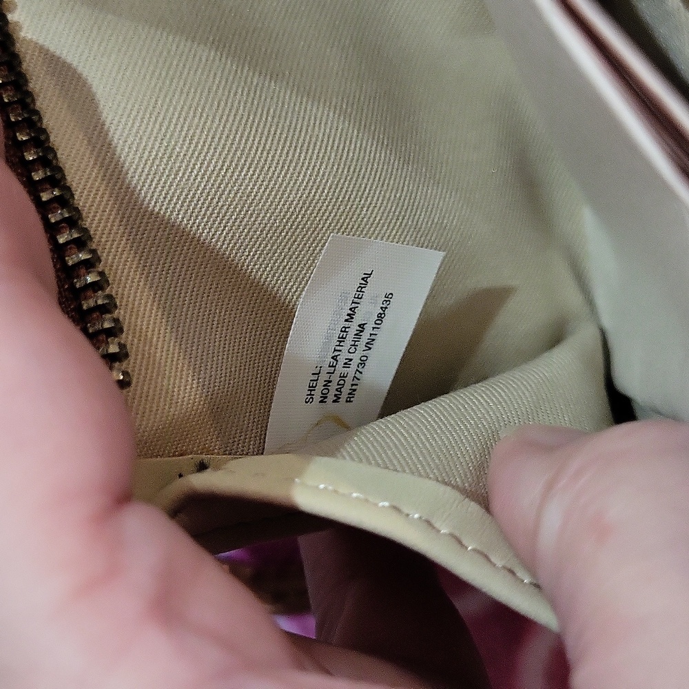 Universal Thread Bag - Picture 10 of 14